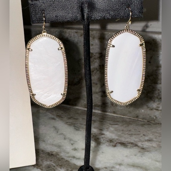 Kendra Scott Grady Bracelet & Elle MOP Drop Earrings Set - Picture 6 of 15